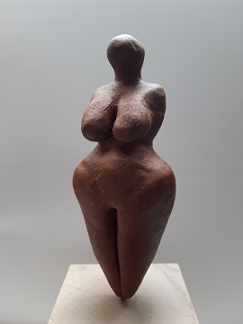 Figura II  Ton gebrannt, 18x7x7 cm